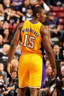 Panda Friend nuevo nombre de basquetbolista estadounidense