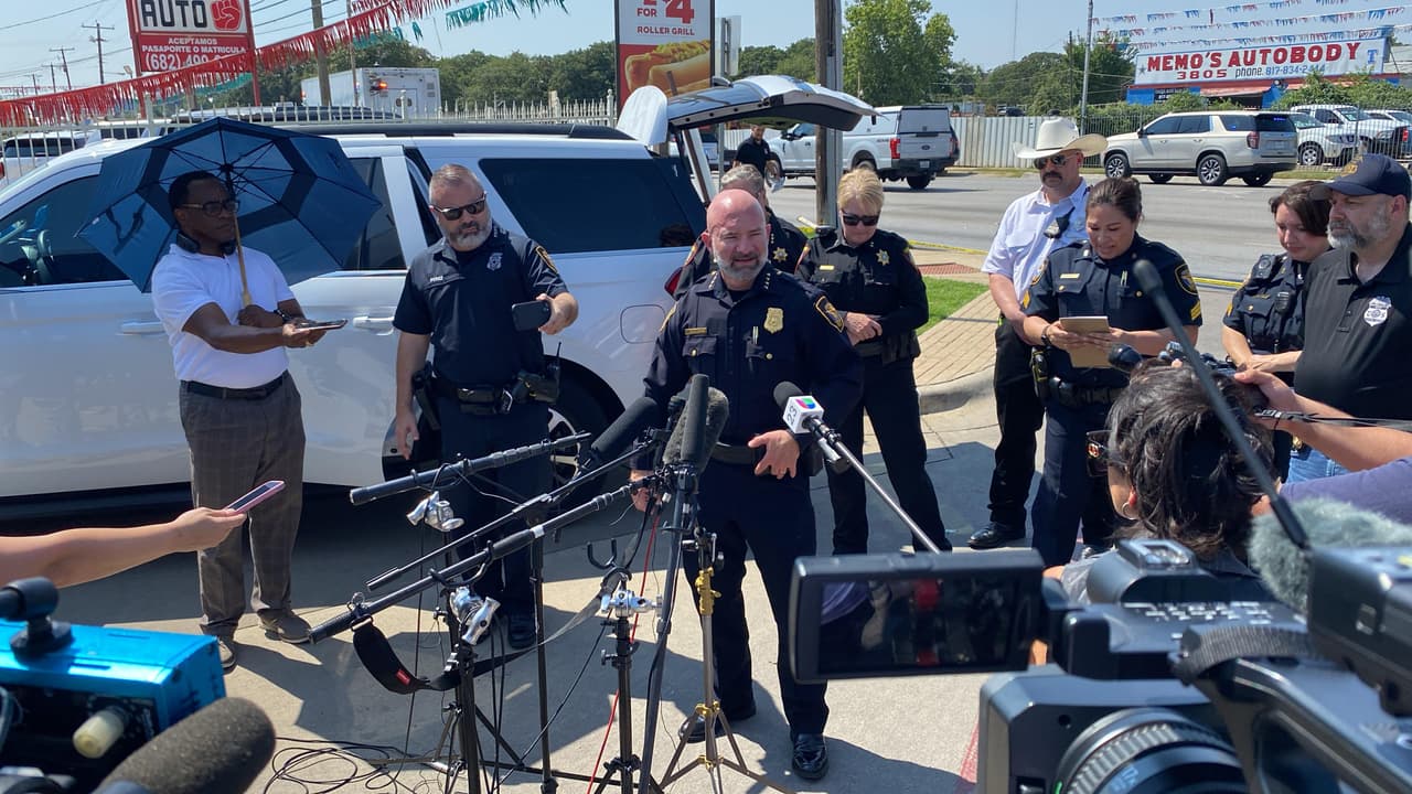 Decenas de oficiales se movilizaron en la zona de Haltom City.