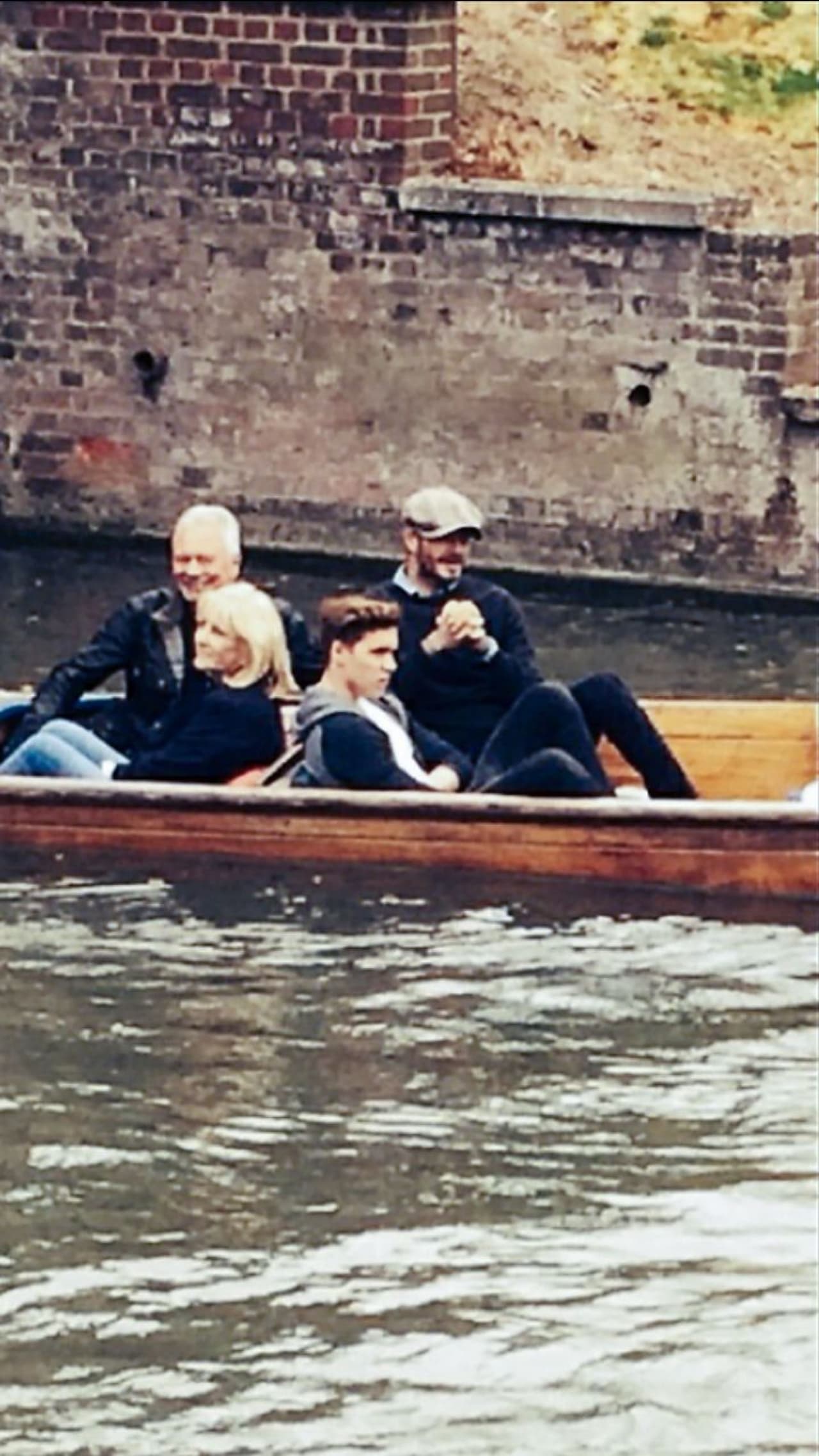 Hasta los papás y hermana de Victoria estuvieron presentes.