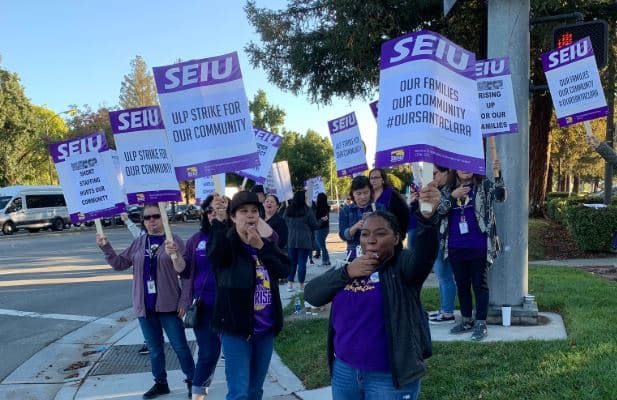 Alrededor de 12,000 empleados del condado de Santa Clara comienzan paro laboral