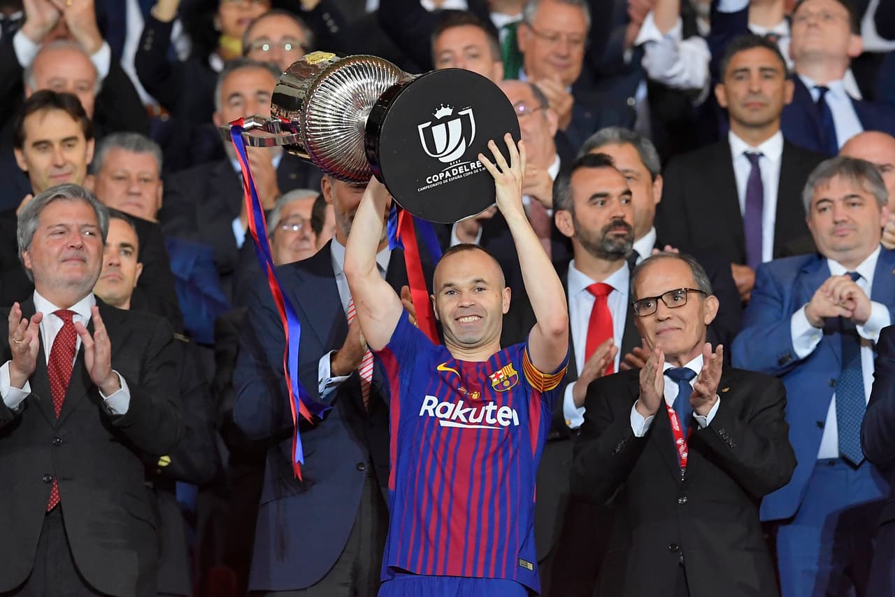 ‘France Football’ le pidió disculpas a Iniesta por no haberle dado el Balón de Oro
