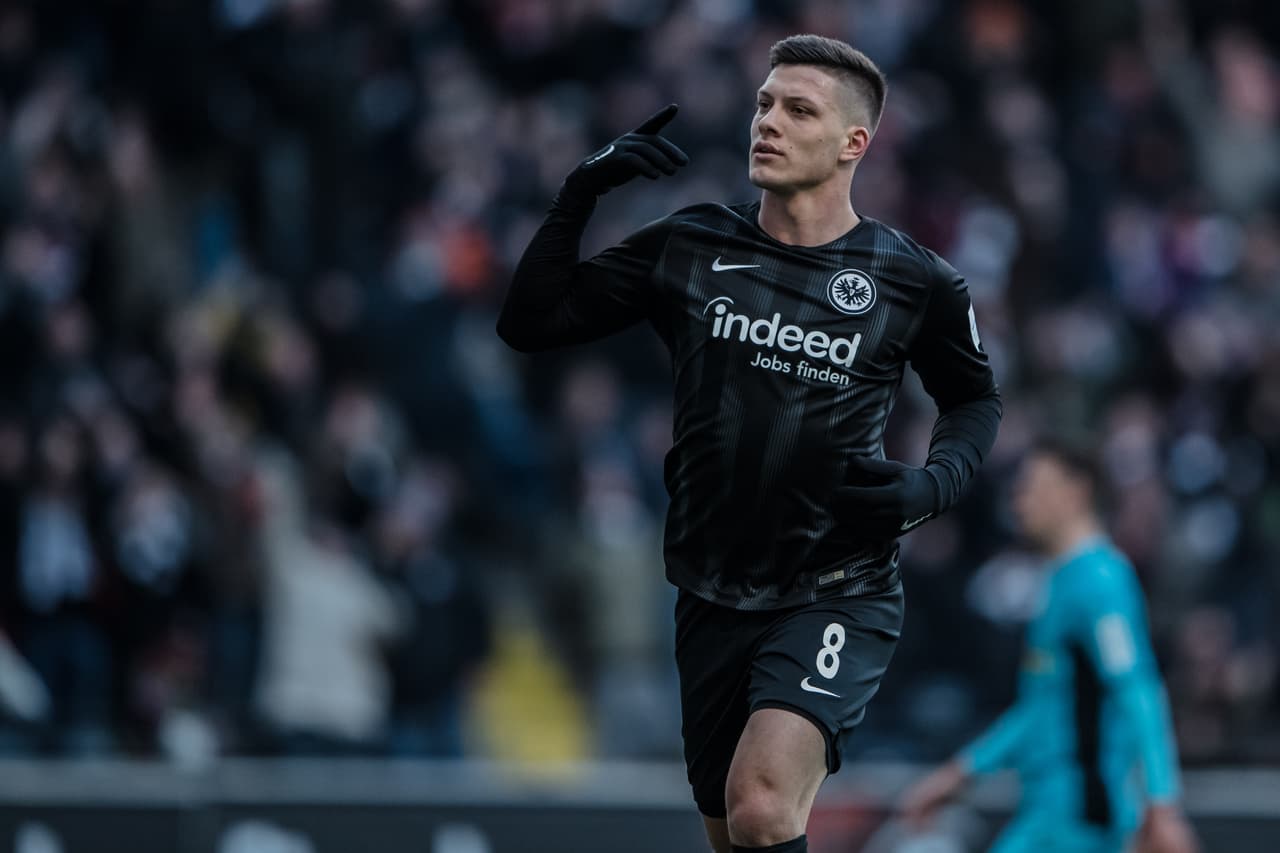 <b>Luka Jovic - </b>Sus goles en el Eintracht Frankfurt han llamado la atención de los grandes de Europa, en especial del Real Madrid de quien se dice pondrá una millonaria oferta en el próximo mercado para llevarlo a sus filas de cara a al siguiente temporada.