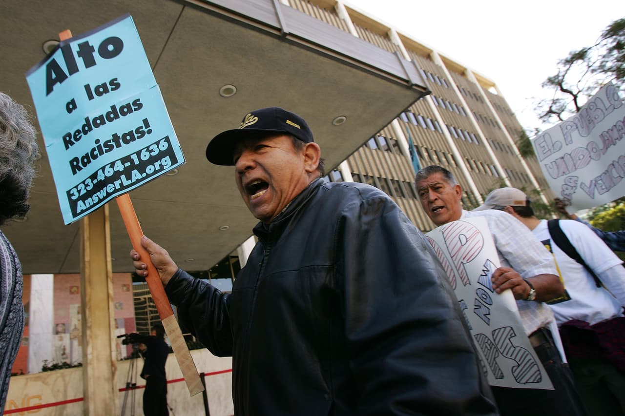 Junta escolar del distrito de Los Angeles le cierra las puertas a las redadas
