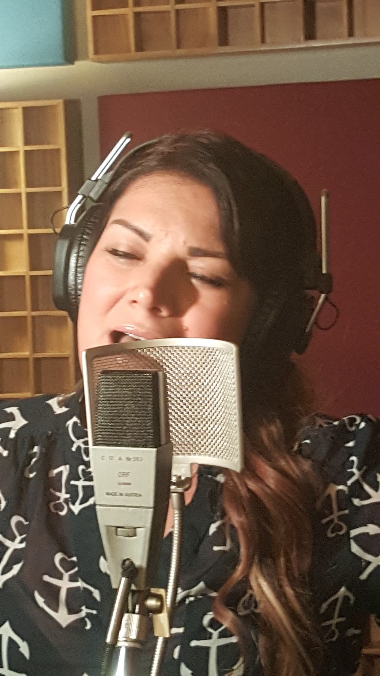 Para deleite de Auri, Diana cantó el tema en vivo, así que nuestro amado presentador pudo disfrutar de su bella voz.