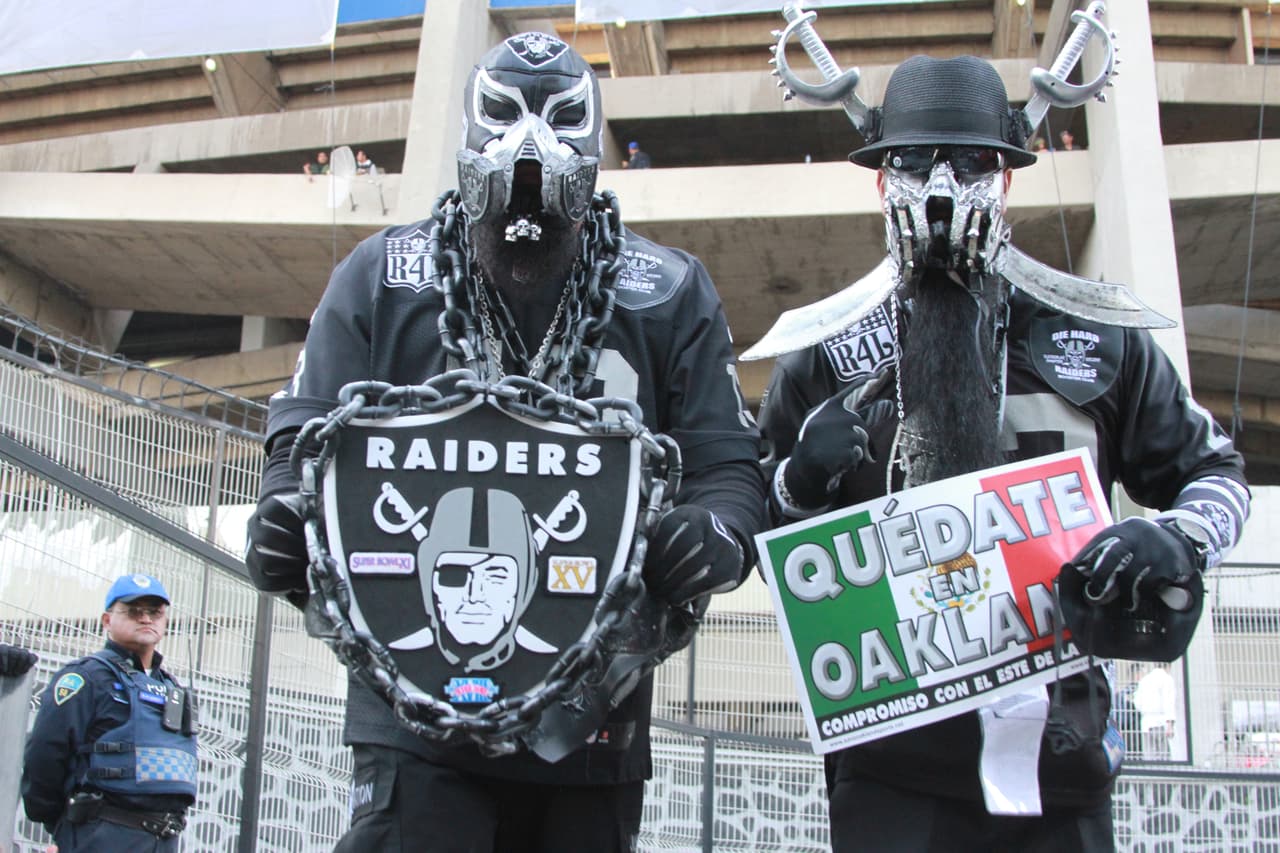 Miles de aficionados y apasionados de la NFL se dieron cita en el estadio Azteca para presenciar el duelo de Monday Night entre Raiders y Texans.