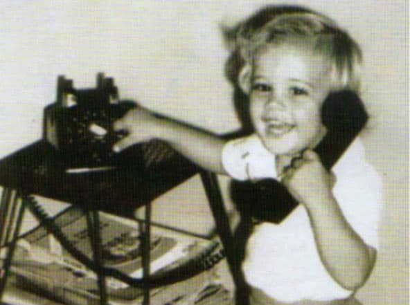 El 29 de agosto de 1980 
<b><a href="http://www.univision.com/temas/william-levy">William Gutiérrez Levy</a></b> nació en La Habana, Cuba. ¿Quién hubiera imaginado que este sonriente pequeño volvería locas a las mujeres telenoveleras?