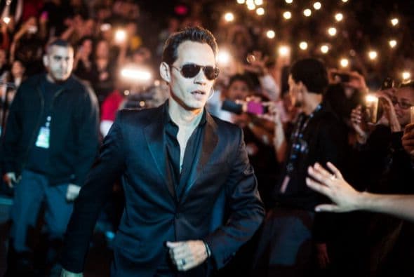 Como los grandes divos, Marc Anthony subió al escenario entre el fervor de miles de fans, con gafas de sol y necesitando solo un movimiento de caderas para enloquecer a un público mayoritariamente latino. 