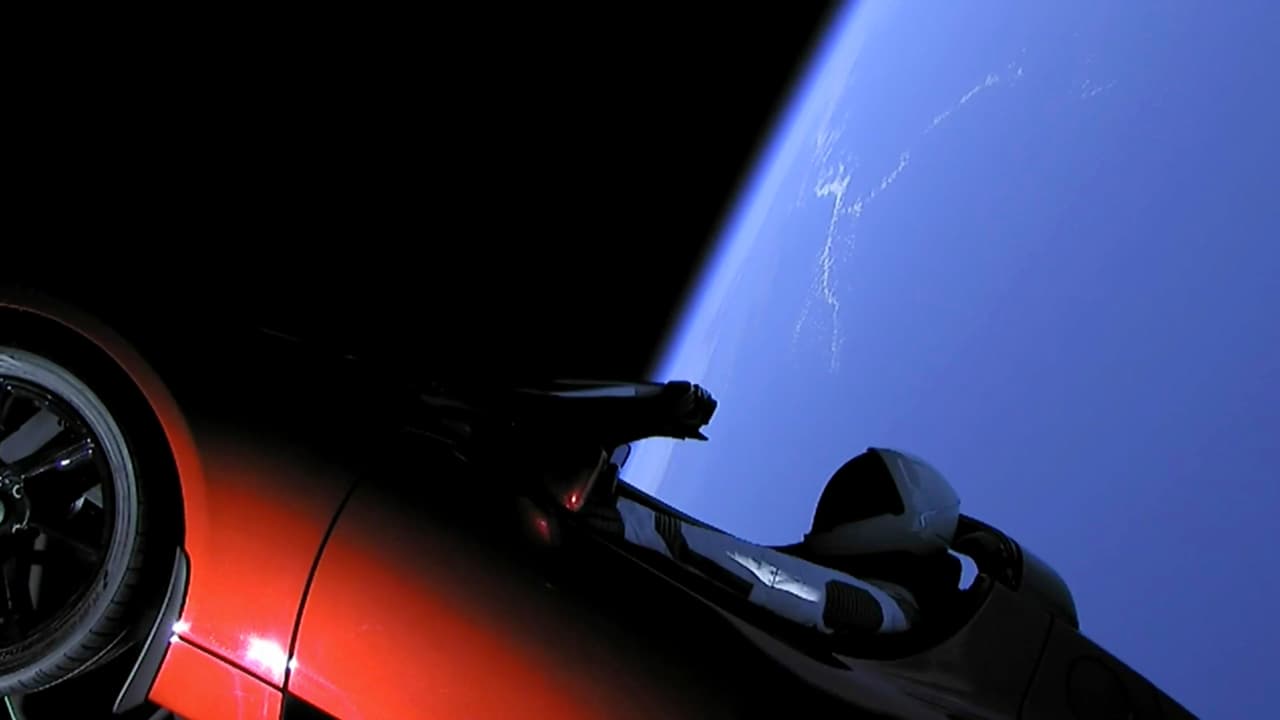 ¿Cuál es el futuro del Tesla Roadster ahora que se encuentra en el espacio? 
<b>El auto enfrentará varios retos</b>, ya que es un hecho que no podrá pasarse toda la vida dando vueltas en el espacio y a ciencia cierta nadie sabe cuánto tiempo permanecerá así.