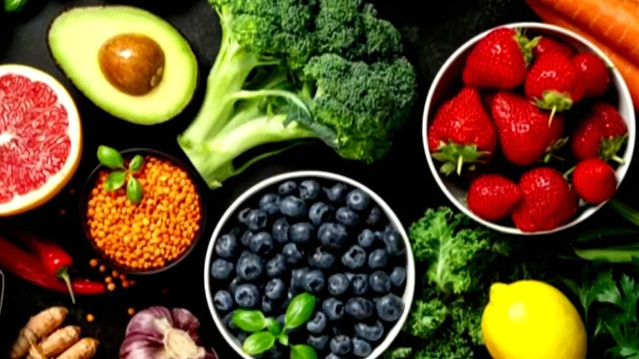 Los alimentos que "abrigan" y por qué sentimos más hambre durante el invierno ártico