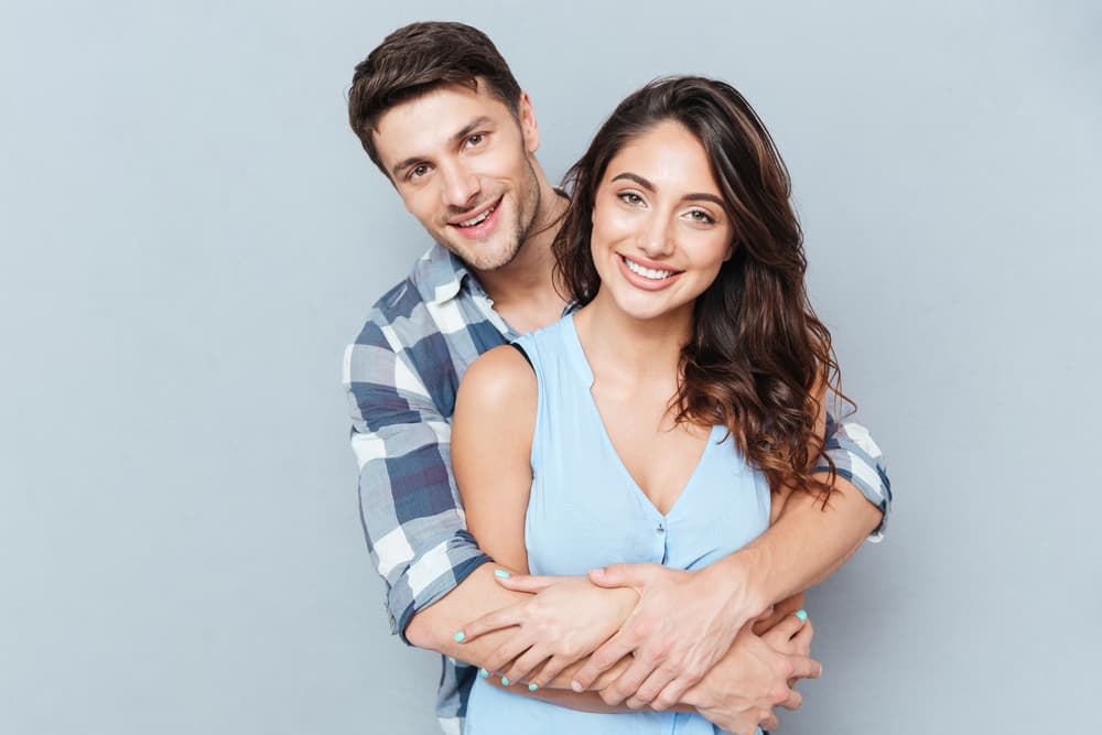 Este tono creativo se extiende al área sentimental ya que la persona que comparte tu vida se sentirá sorprendida con tus proposiciones, ocurrencias y fantasías. Si estás soltero o soltera aplica esa onda creativa en el arte de la conquista amorosa y tendrás muchos éxitos en este mes de Géminis, que es del elemento aire y compatible contigo que eres fuego.