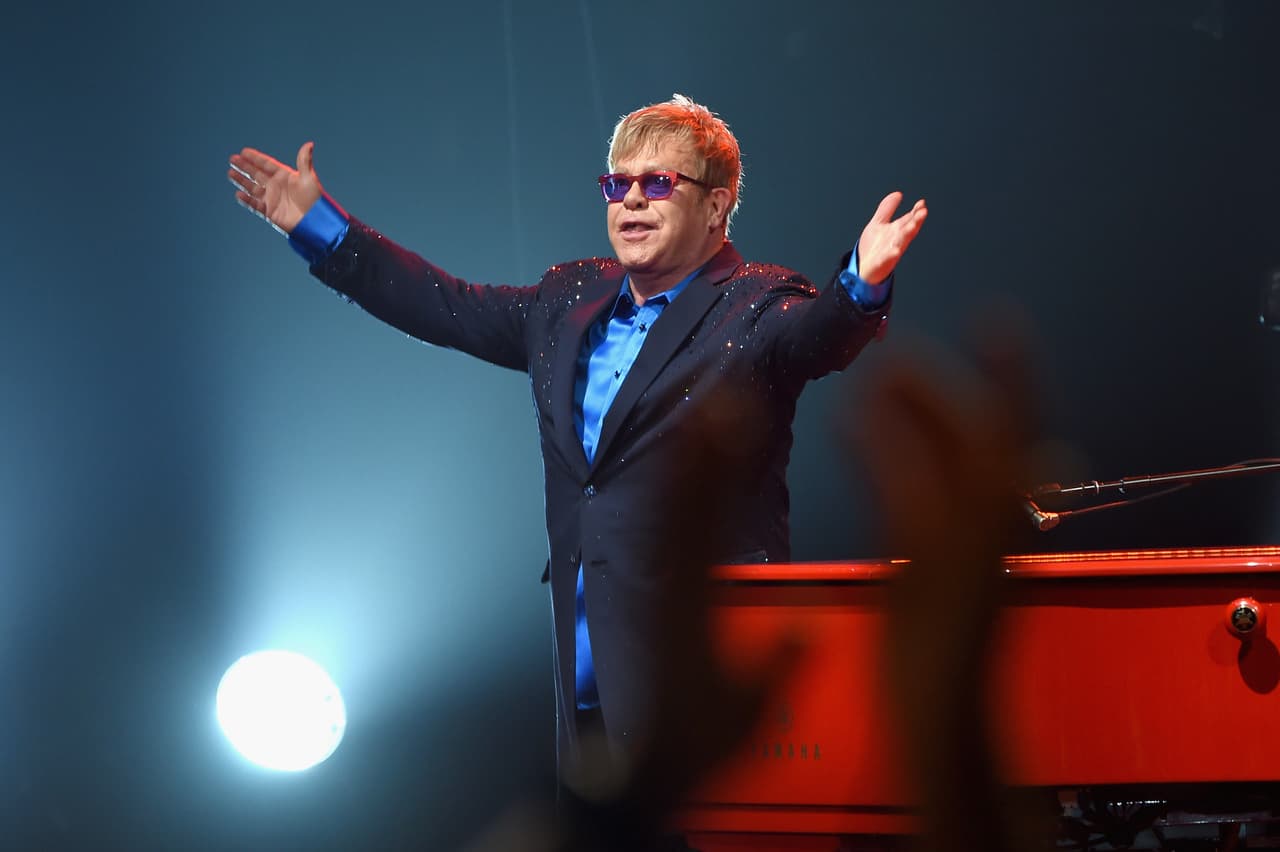 ELTON JOHN TO PUBLISH AUTOBIOGRAPHY IN 2019