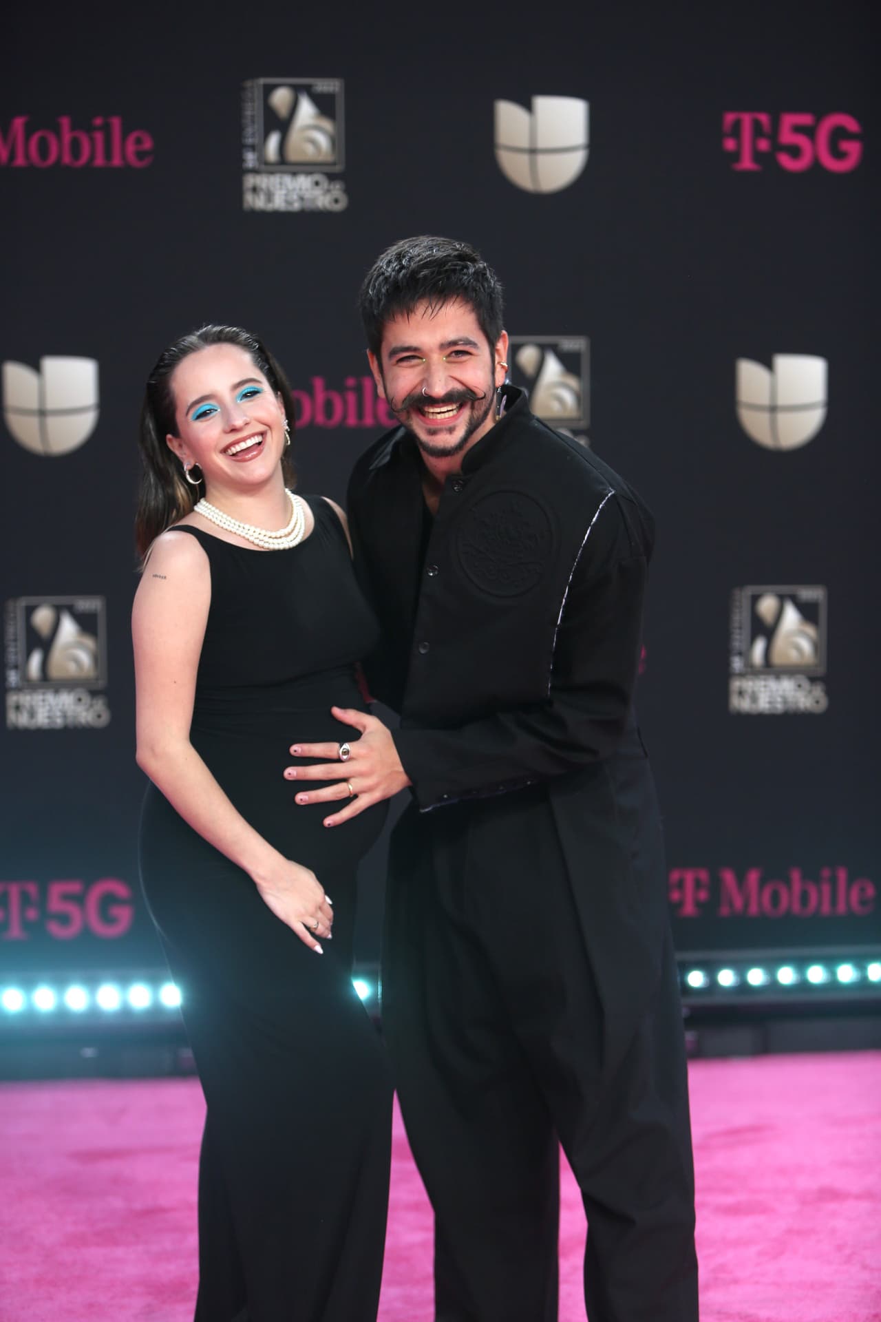 ¡
<a href="https://www.univision.com/famosos/nace-bebe-camilo-evaluna-montaner">El bebé de Camilo y Evaluna ya nació</a>! Después de que la pareja decidiera esperarse para conocer el sexo de su primer hijo, hoy sabemos que ¡Índigo es una niña!