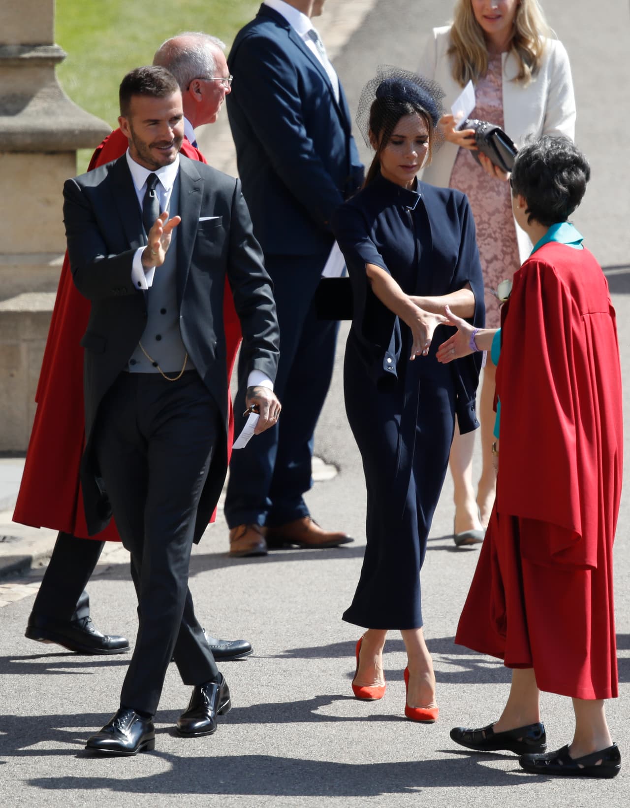 Otro de los comentarios alrededor de Victoria fue su actitud poco afable ya muchos pensaron que no quería estar allí debido a su rostro “desabrido” o “poco afable”. Al respectro, la cantante comentó que está “muy honrada de haber sido invitada” y que se siente muy “orgullosa de ser británica”.