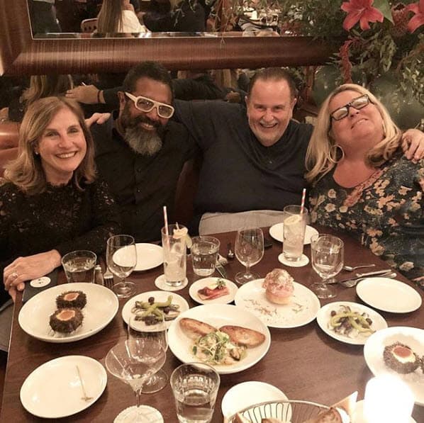 En su reciente visita a Nueva York, compartió la mesa con buenos amigos en uno de los lugares que más le gustan.