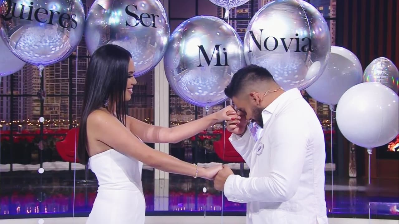 Luego de tener la aprobación de su futura suegra, Jaziel preparó un romántico momento en el show para pedirle a Nancy que fuera su novia. 
<b><a href="https://www.univision.com/shows/enamorandonos/entre-lagrimas-y-muchos-nervios-jaziel-le-pidio-a-nancy-que-fuera-su-novia-video" target="_blank">Los nervios del amoroso conmovieron a todos y a la mexicana</a></b>, quien le dio un rotundo "que sí, que sí" y también le dedicó unas tiernas palabras.