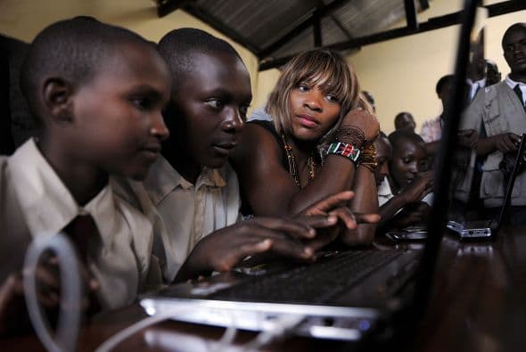 En el 2008, Serena Williams abrió The Serena Williams Secondary School en Kenia con fondos de la Fundación Serena Williams. Esta escuela permite que los niños asistan de forma gratuita. Serena abrió otra escuela recientemente, la Escuela Secundaria Wee.