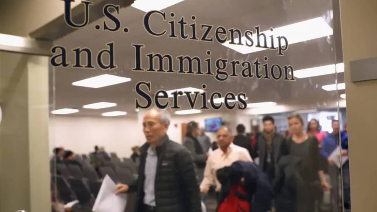 Cancelan programas de reunificación familiar para ciudadanos de siete países: ¿qué implica?