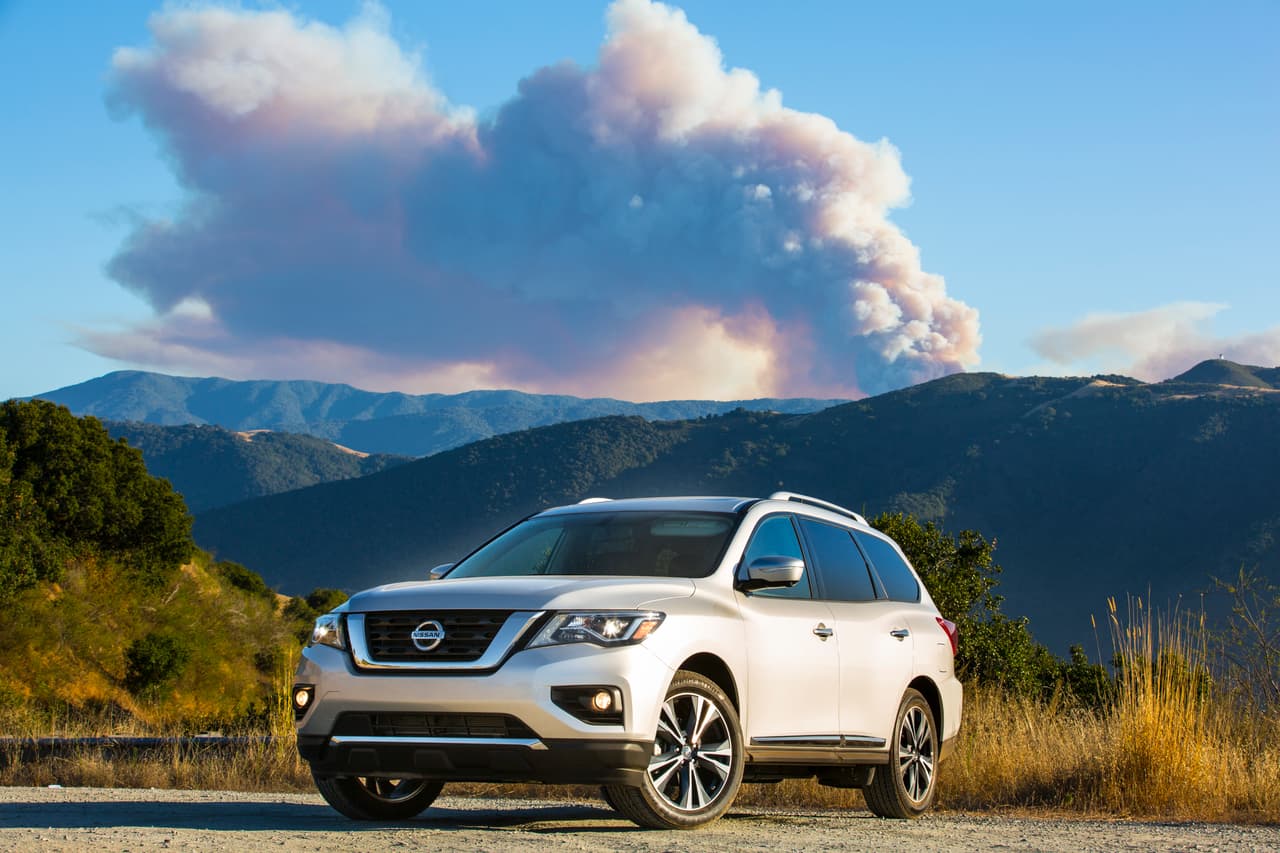Esta camioneta, una de las más exitosas de Nissan en EEUU, demuestra que ofrece buena seguridad al copiloto, con prácticamente un mínimo riesgo de lesiones en caso de un impacto frontal. Si acaso, reporta el IIHS, la estructura de la Pathfinder tiene una calificación marginal.