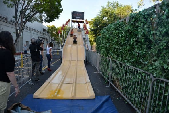 Los actores Brenton Thwaites y Odeya Rush llegaron a nuestra casa listos para lanzarse.