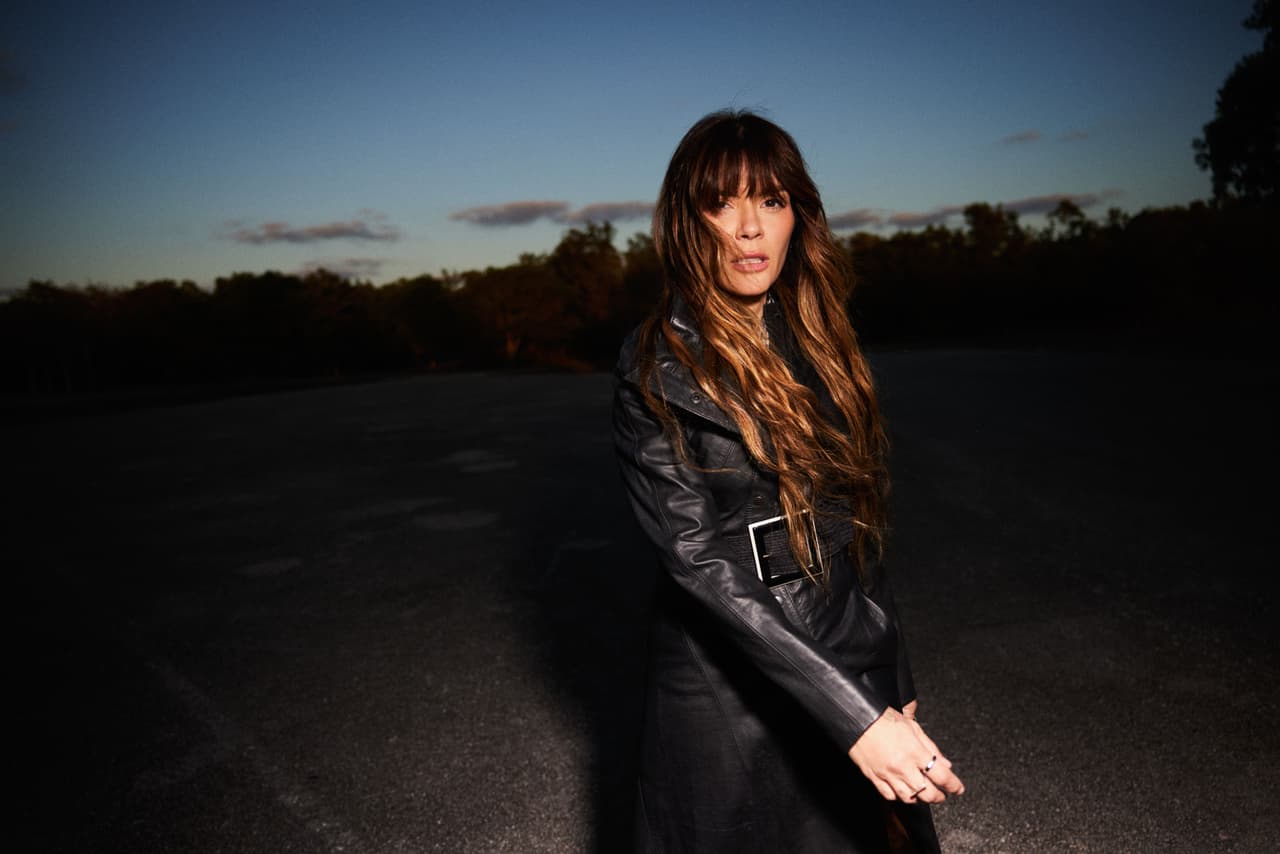 <h2 class="cms-H2-H2">Kany García</h2>
<br>La cantautora puertorriqueña tiene este año dos nominaciones: Mejor Álbum Vocal Pop y Mejor Canción Tropical. A lo largo de su carrera ha ganado seis premios Latin GRAMMY.