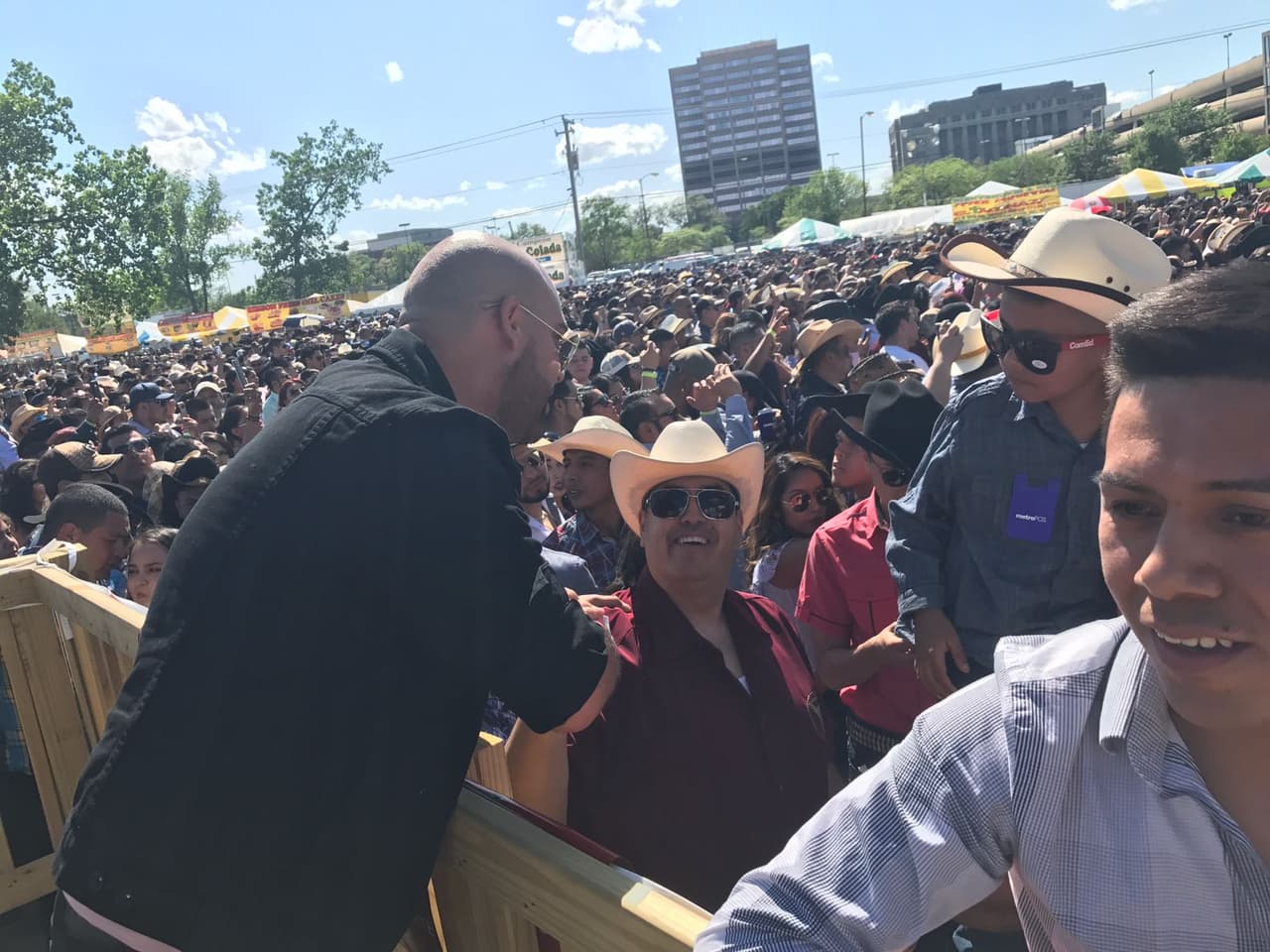 Para Raúl 'El Pelón', Carla Medrano y El Feo será muy difícil borrar de sus mentes lo vivido en la ciudad de los vientos después de este gran evento al lado de La Arrolladora Banda El Limón, Gerardo Ortiz, Calibre 50 y más.