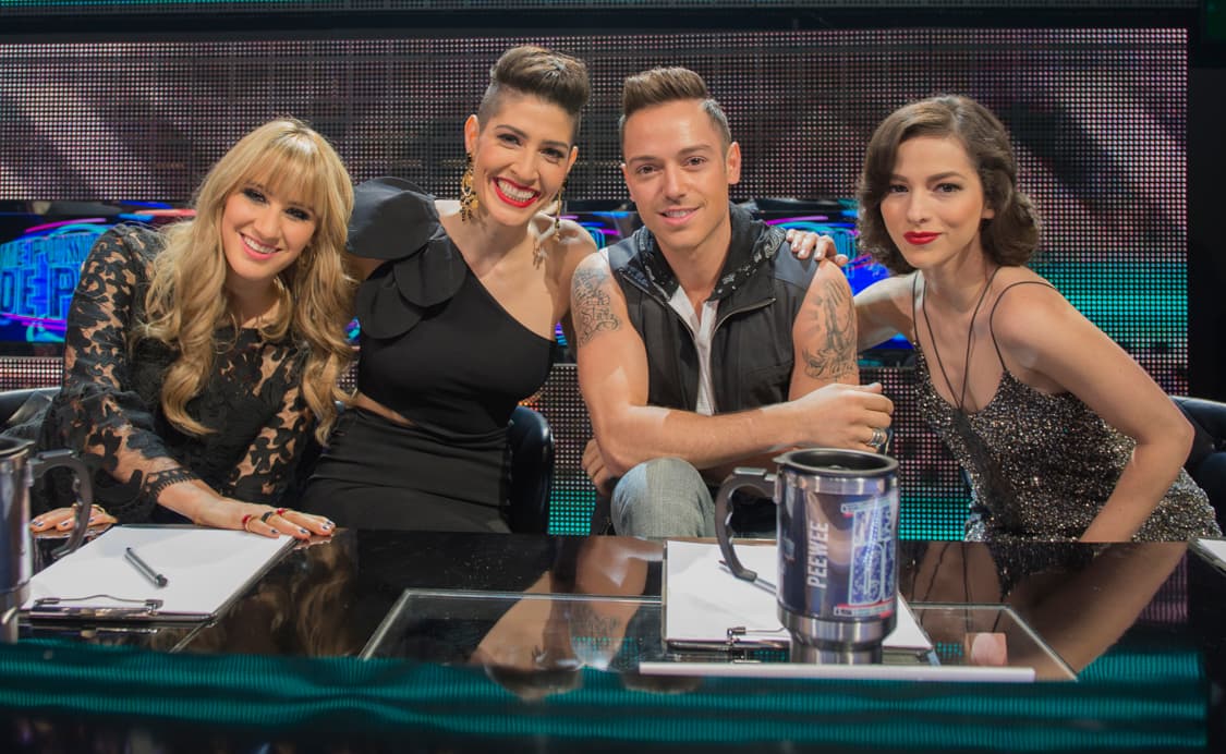 No todo es estrés y tensión en Me Pongo de Pie, a veces tanto jueces, capitanes, familias y conductoras se divierten bromeando o tomándose fotos. Todo esto pasó en el detrás de cámaras del cuarto show.