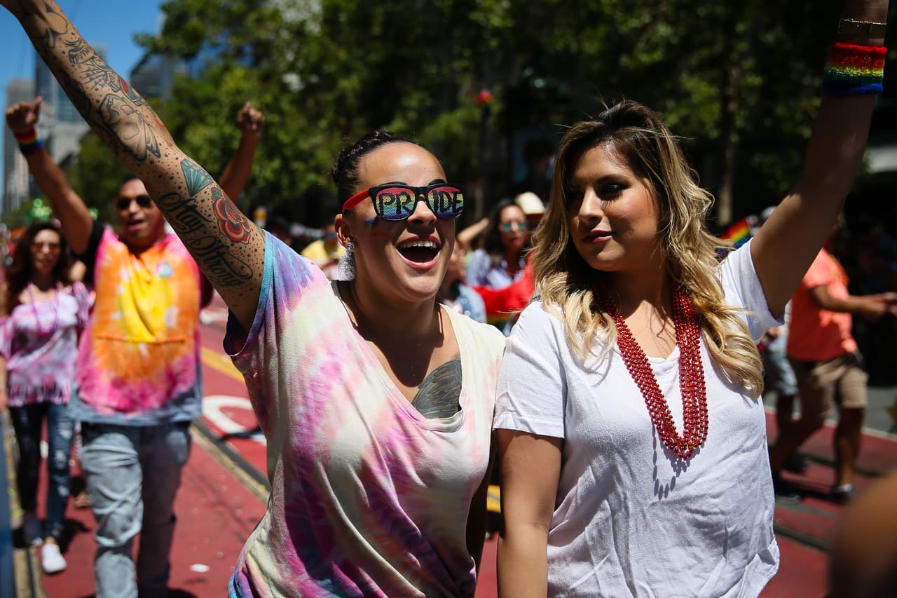 En mayo estará disponible una nueva versión de la 
<b>app SF Pride</b>. Para obtener más información y registrarse como expositor puedes visitar 
<a href="https://sfpride.org/">sfpride.org.</a>
<br>