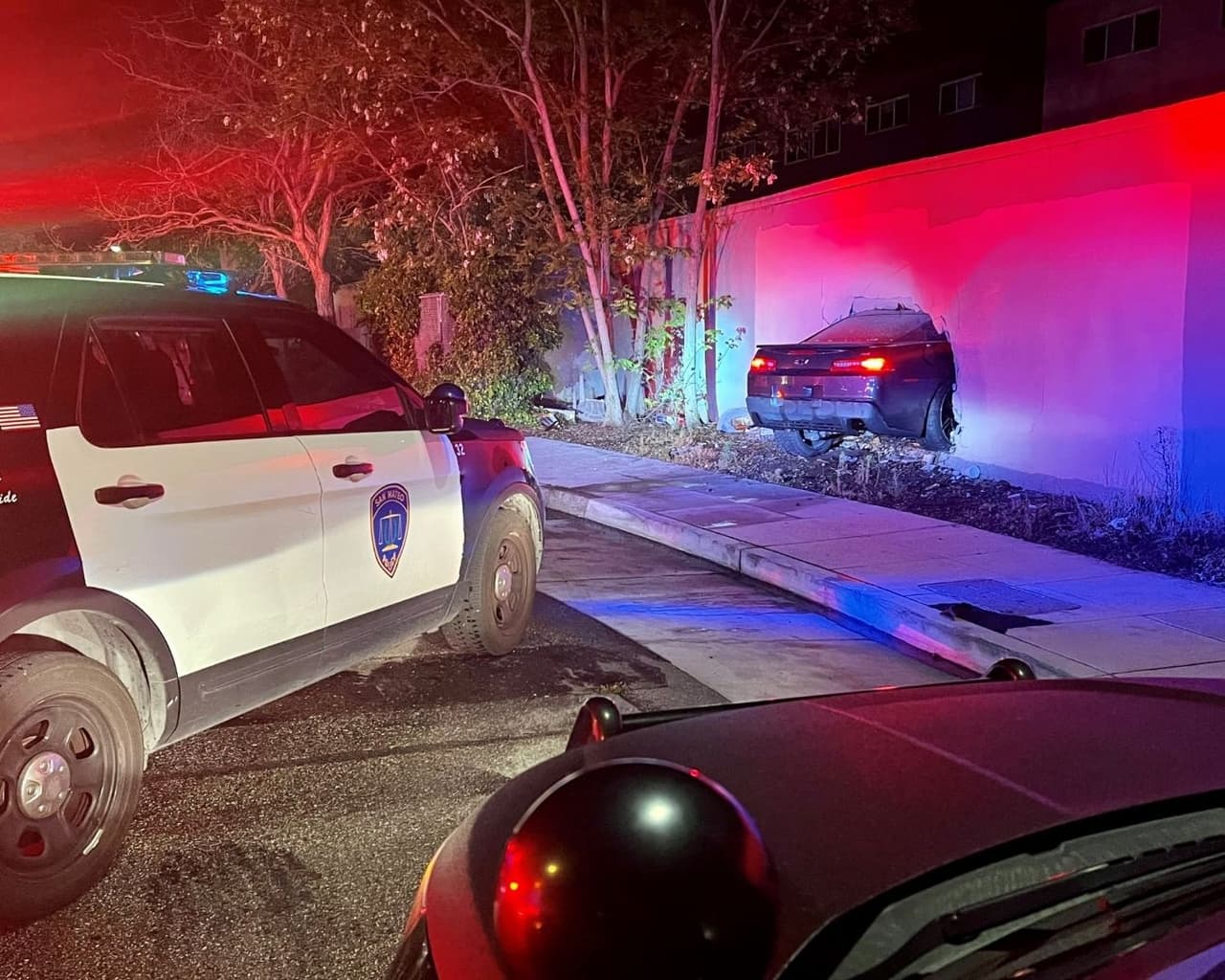 Las autoridades no dieron más detalles del lugar donde ocurrió el accidente ni identificaron al conductor del Camaro.
<br>