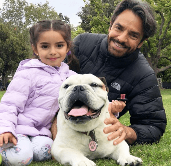 Como cada ocasión especial, su esposa Alessandra Rosaldo dedicó una tierna dedicatoria en nombre de su hija y hasta de la pequeña Fiona. "¡Feliz Día del Padre amor mío @ederbez! Gracias por hacer de tus momentos con Aitana y Fiona una celebración de amor y diversión. Gracias por formar conmigo nuestra hermosa familia y por ser un maestro para todos los que te rodeamos, somos muy afortunadas de tenerte. Te amamos♥️♥️♥️".