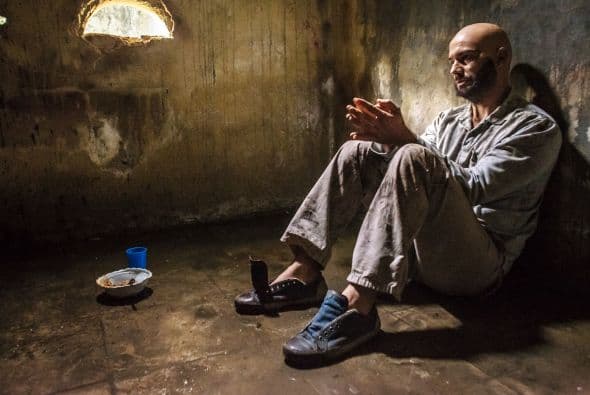 Al verlo indefenso, cortaron su cara para dejarle un recuerdo inolvidable.