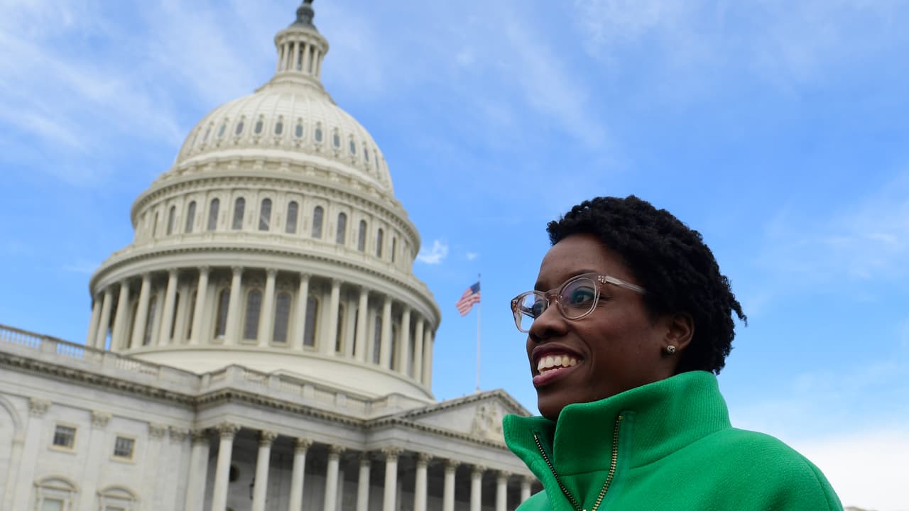 Lauren Underwood, representante de Illinois, condenó separación de familias en la frontera y posición de DHS