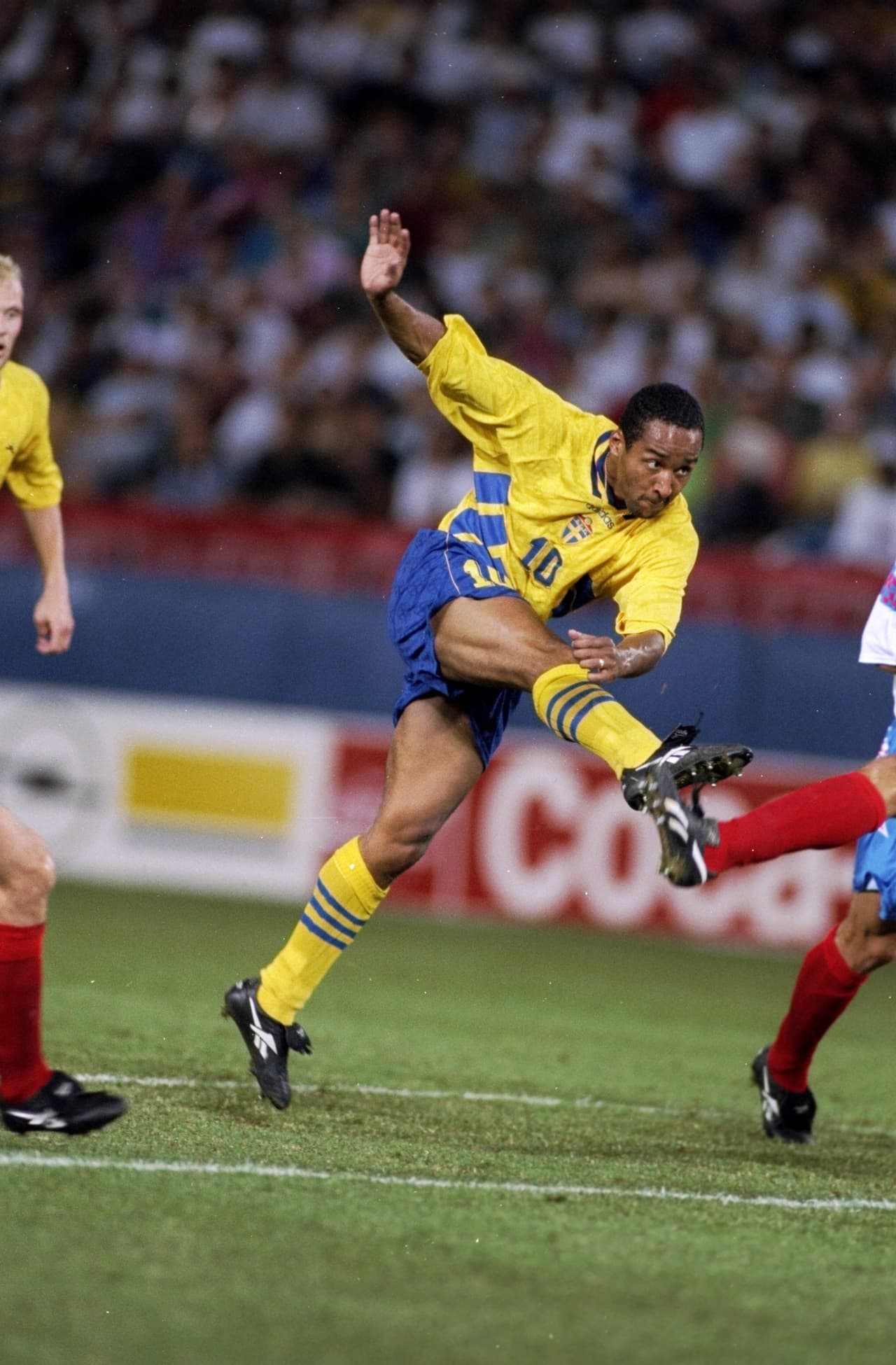 Suecia se impuso 3-1 y con eso se acercaba mucho a los octavos de final, a la espera de su último resultado.