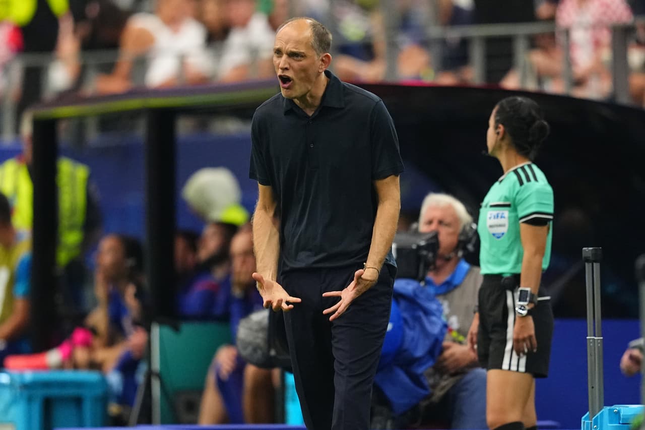 El entrenador de la selección de Inglaterra, Thomas Tuchel, reacciona durante el partido de fútbol del Grupo L de la Copa del Mundo entre Inglaterra y Croacia en Arlington, Texas, cerca de Dallas, el miércoles 17 de junio de 2026.