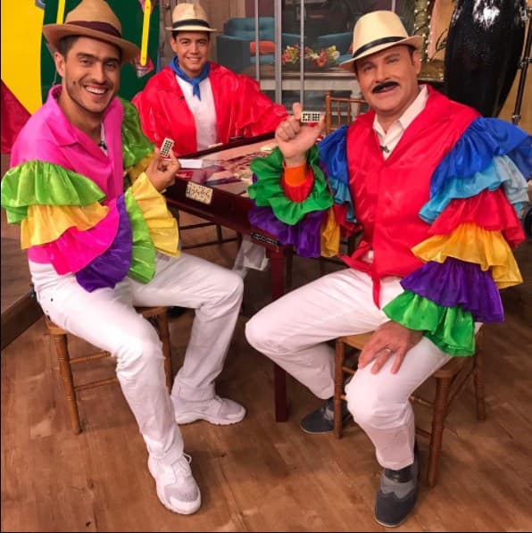 Un buen domino no podía faltar para ambientar el estudio al estilo Copacabana.