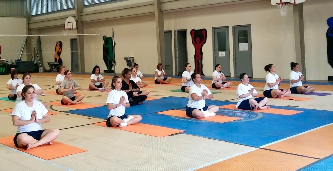 Yoga, meditación y deportes entre actividades de rehabilitación para confinados