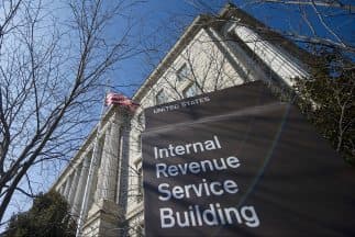 Oportunidad de empleo: IRS busca contratar a 370 personas en Fresno para este verano