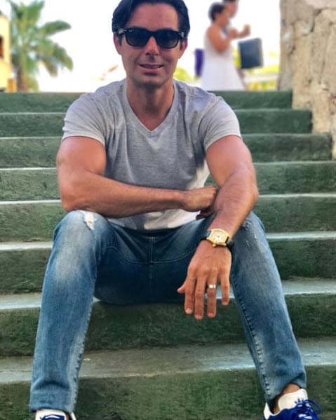 "En el fondo siempre supe que no íbamos a llegar a eso. El matrimonio entre Ernesto y yo
<b> jamás fue una posibilidad</b>, ni una plática seria. Ernesto es una gran persona, un gran hombre con quien viví un amor importante, pero yo creo que ninguno de 
<b>los dos nos veíamos juntos para siempre</b>", agregó en 'No lo cuentes'.
<br>