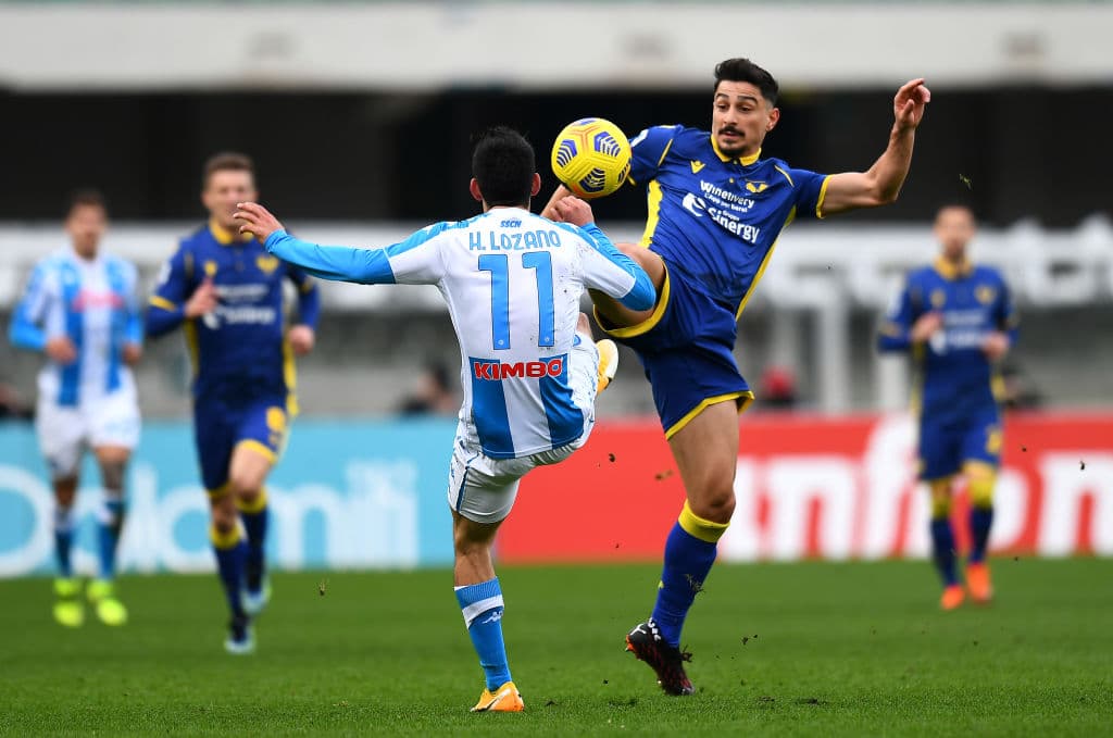 Napoli ve la derrota ante el Hellas Verona 3-1. Hirving Lozano anotó el gol más rápido en la historia del Napoli, pero no fue suficiente, pues los 'Gialloblu' dieron la vuelta con goles de Dimarco, Barak y Zaccagni, durante la J19 en la Serie A.