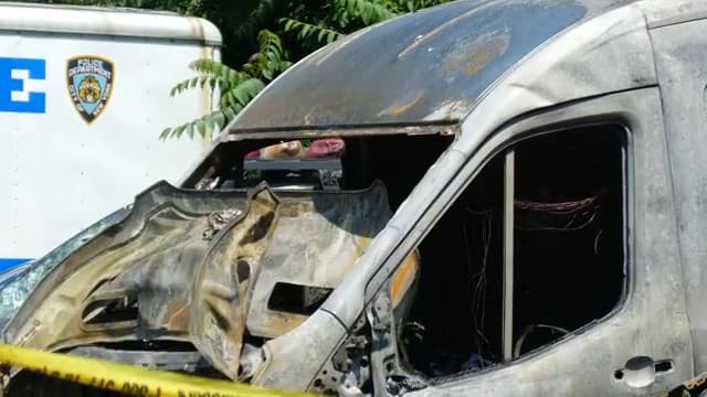 Seis de los vehículos eran patrullas identificadas y dos no estaban marcados.