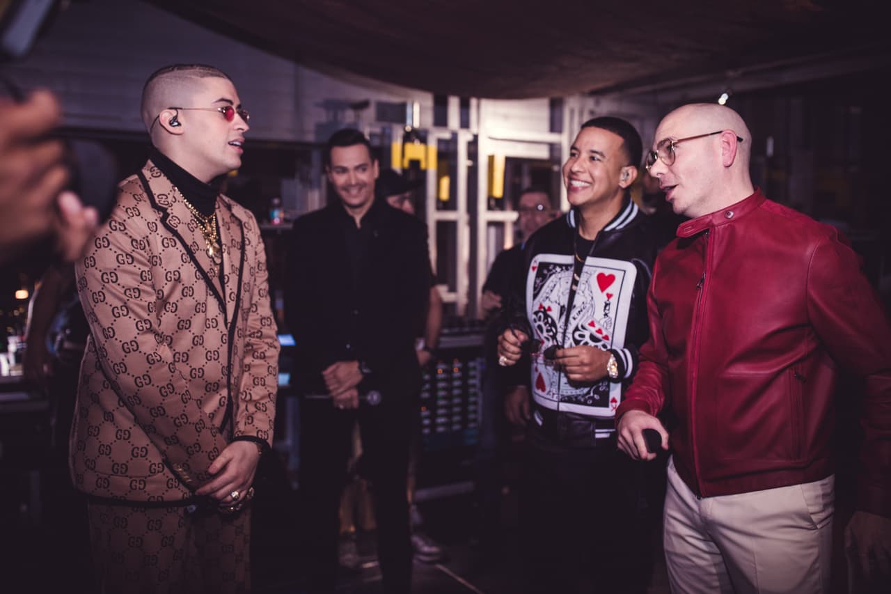 Lo urbano presente: Bad Bunny, Pitbull y Daddy Yankee. Y hasta algo de tropical con Luis Enrique.