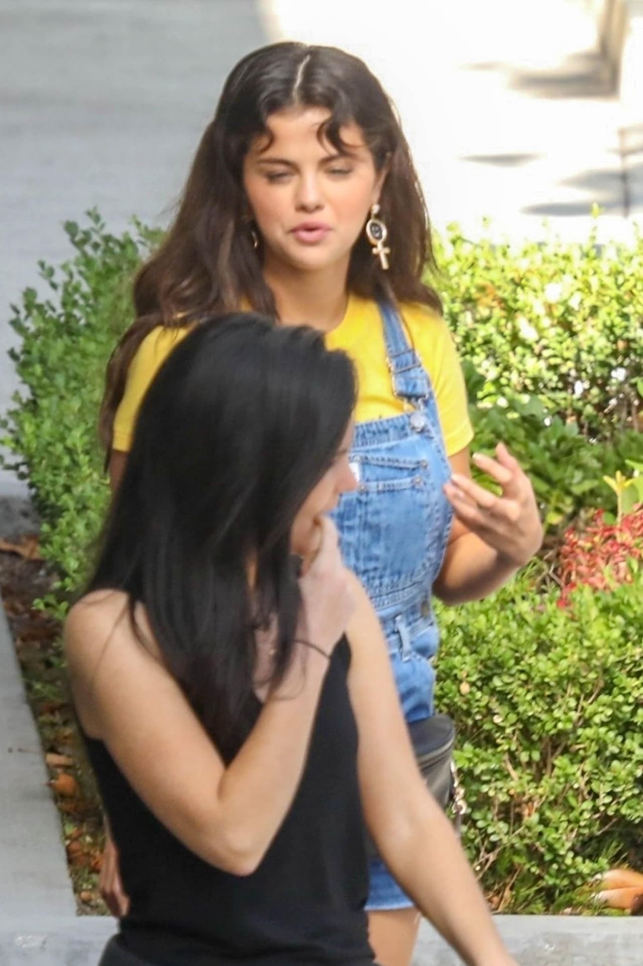 El año pasado,
<b><a href="https://www.univision.com/entretenimiento/selena-gomez-estuvo-a-punto-de-morir-algo-salio-mal-en-su-trasplante-de-rinon-y-ahora-se-supo-fotos"> Selena Gómez se vio entre la vida y la muerte</a></b>, cuando tras recibir un trasplante de riñón, se presentó una complicación.