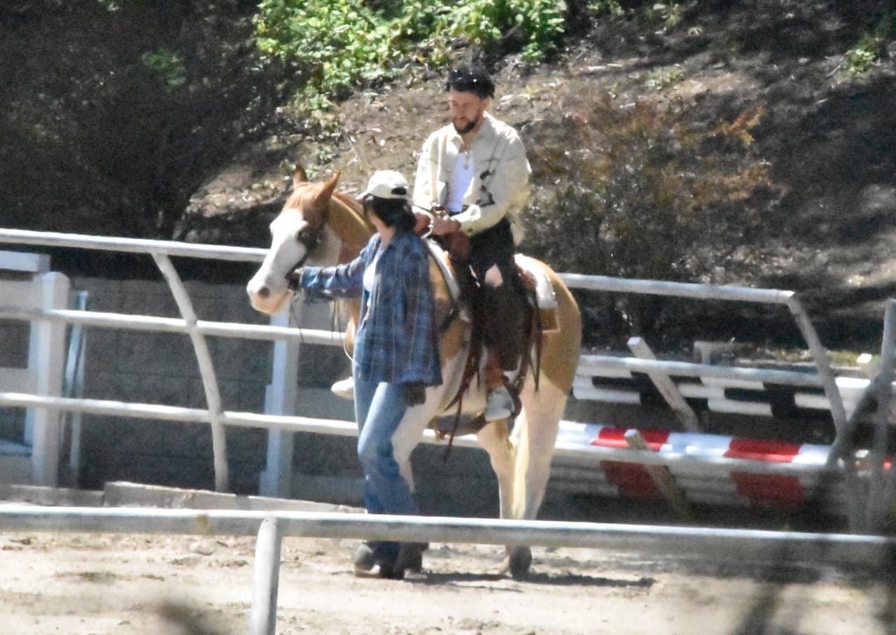 Bad Bunny y Kendall Jenner en Hidden Hills Equestrian Center.