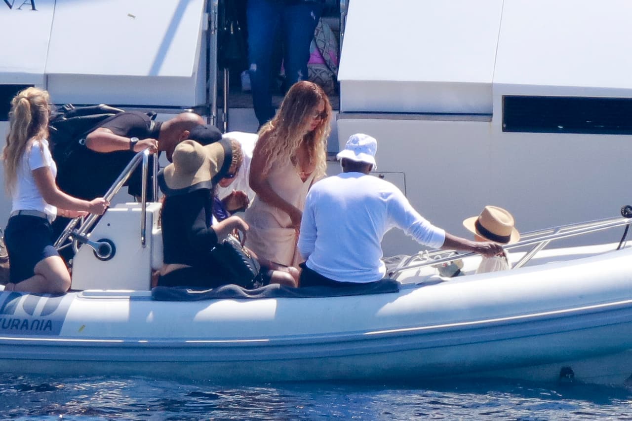 Pasaron toda la mañana a bordo de un lujoso yate.