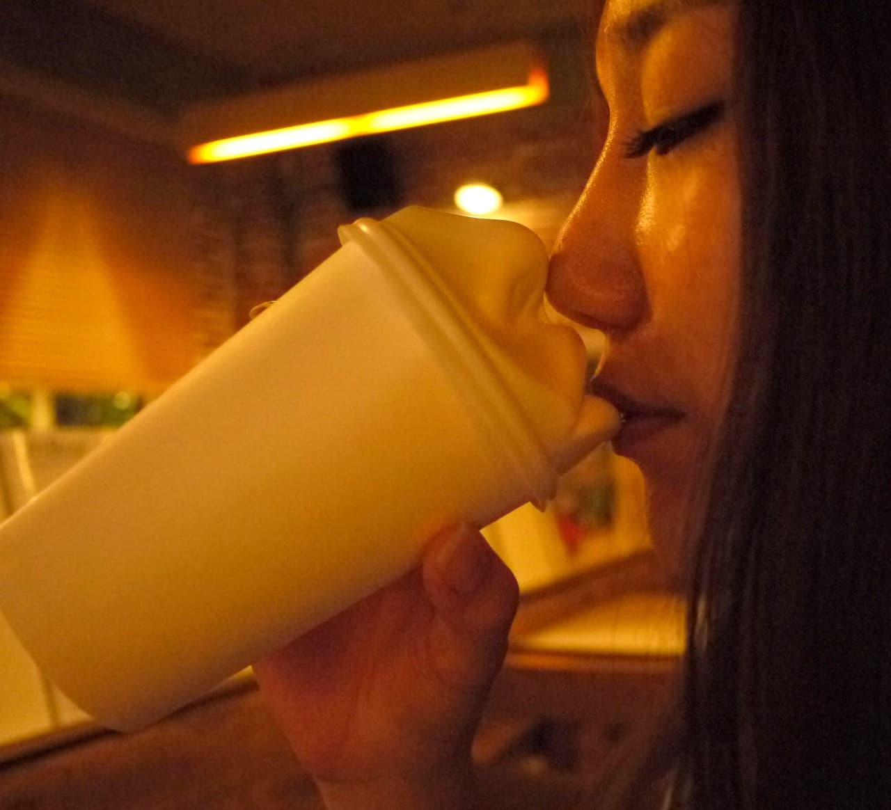 Si tu pareja esta lejos, o eres soltero, ahora podrás sentir ese beso que tanto deseas al despertar o antes de dormir.