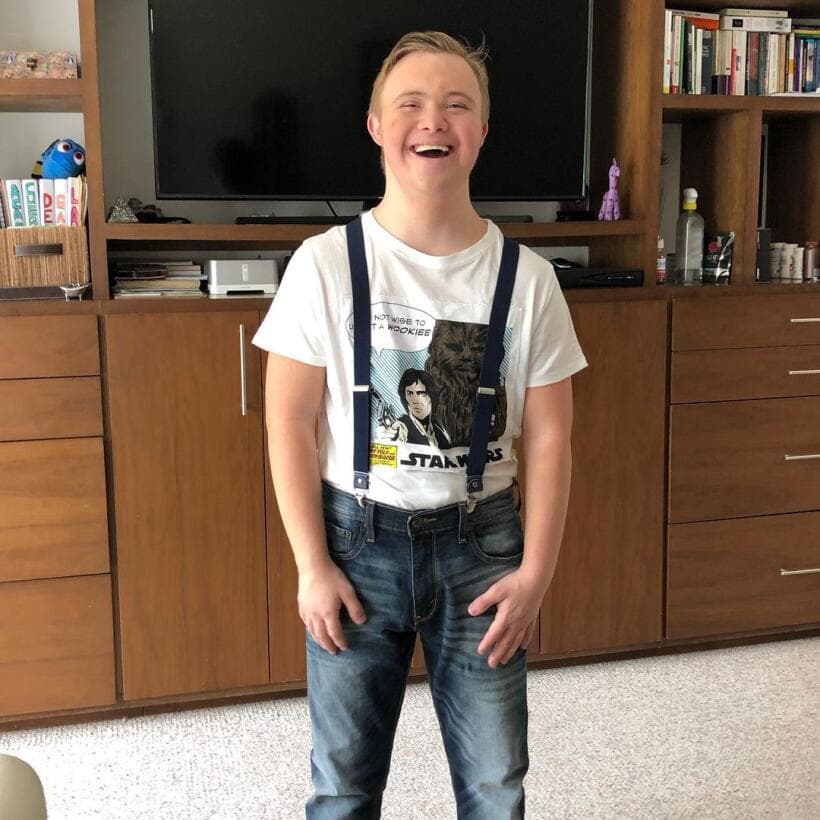 Además de enseñarlo a sostener una casa con actividades como lavar los sanitarios y a cocinar,
<b> Lety Calderón compró un apartamento</b> en México que puso a nombre de su hijo, pues supo que las intenciones del joven iban en serio. 
<br>