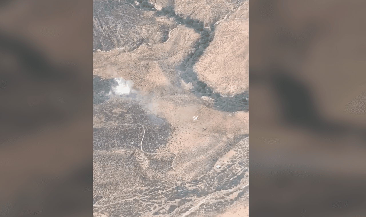 <a href="https://inciweb.nwcg.gov/incident/7103/" target="_blank">Incendio Rockhouse</a>: Este incendio a consumido 
<b>19,440</b> acres de terreno y no lo han podido contener. Autoridades indican que el incendio comenzó el 21 de agosto como resultado de un rayo de las tormentas eléctricas.
<br>