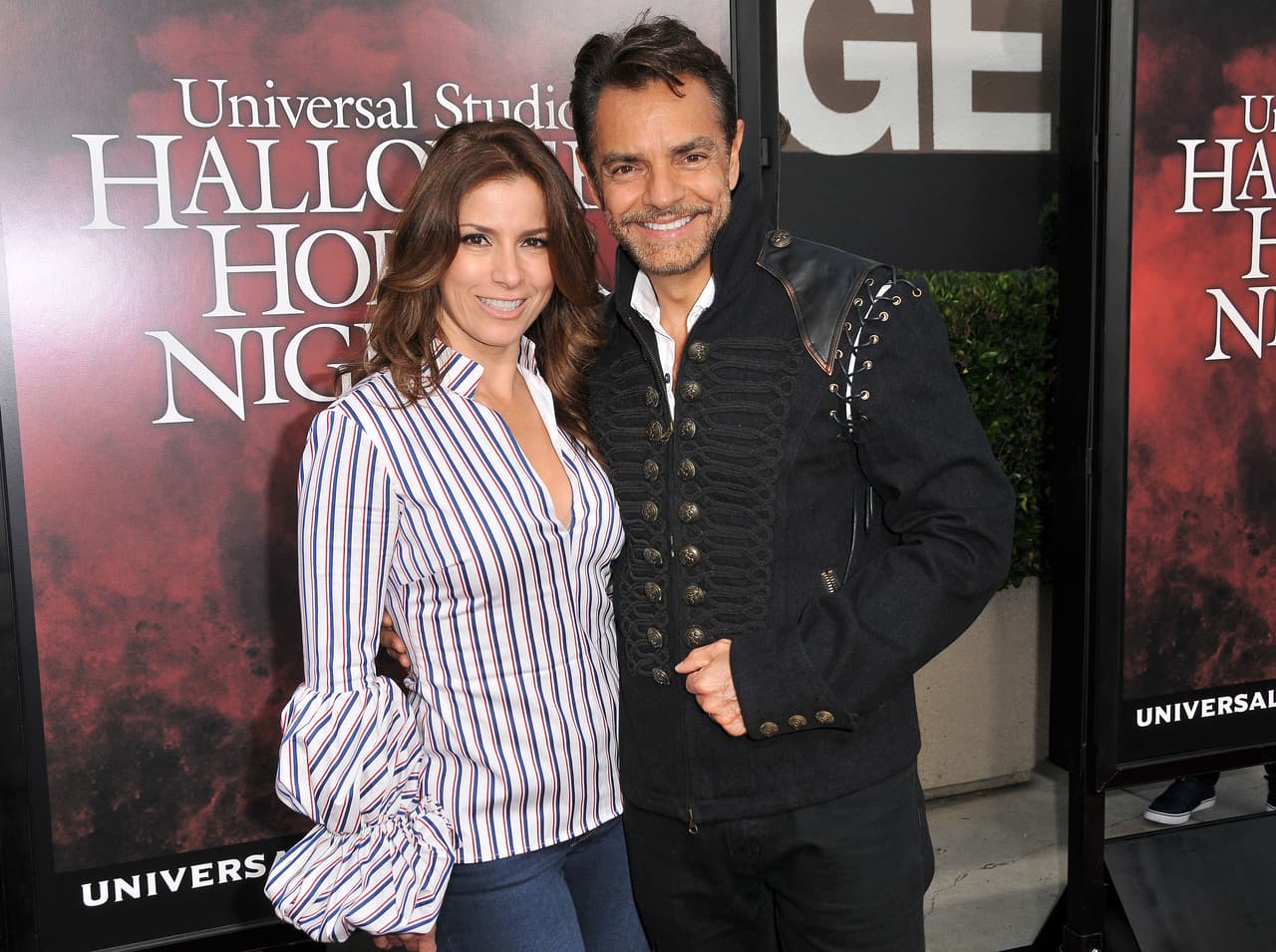 Diversas celebridades desfilaron por la alfombra roja para celebrar la apertura del evento de Halloween más extremo, ubicado al sur del estado de California.