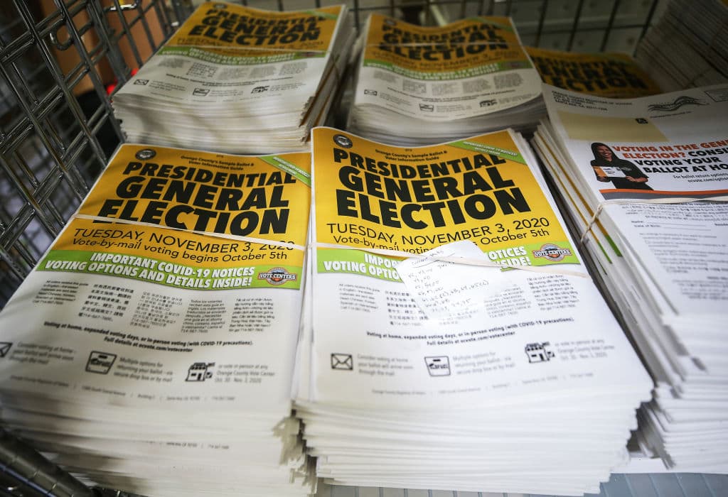 En el condado de Merced, la Oficina Electoral se encuentra en 2222 M Street, Merced.
<br>Los buzones habilitados son:
<br>
<br>
<b>Atwater:</b> 750 Bellevue Road Atwater, CA 95301
<br>
<b>Dos Palos:</b> 2174 Blossom Street Dos Palos, CA 93620
<br>
<b>Gustine: </b>352 Fifth Street Gustine, CA 95322
<br>
<b>Livingston:</b> 1416 C Street Livingston, CA 95334
<br>
<b>Los Banos:</b> 520 J Street Los Banos, CA 93635
<br>
<b>Merced: </b>678 West 18
<sup style="box-sizing: content-box; font-size: 10.8px; line-height: 0; position: relative; vertical-align: baseline; top: -0.5em;">th</sup> Street Merced, CA 95340
<br>County Administration Building 2222 M Street Merced, CA 95340
<br>
<br>Puedes llamar por informaciones y más detalles al 
<a href="tel: 209-385-7434">209-385-7434</a>