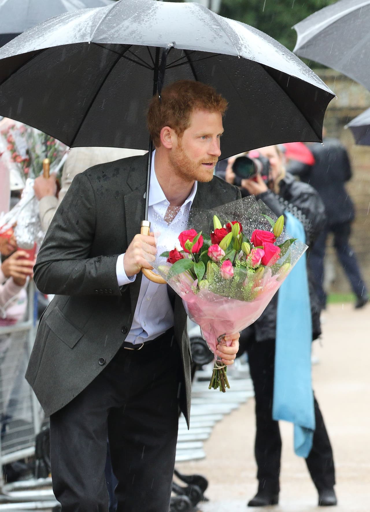 Semanas después, el hijo menor de la princesa Diana la convenció de que viajara con él a Botsuana. Allí acamparon y vieron las estrellas durante cinco días.