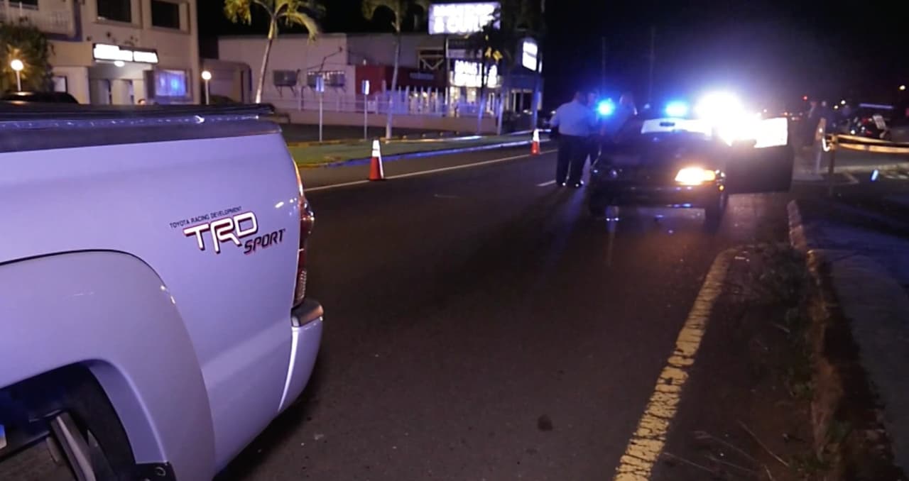 Al sentir el impacto, González Candelaria procedió a desmontarse de su auto para verificar los daños producto del accidente, mientras realizaba la gestión tuvo un altercado Monroig Barreto, quien utilizando un roten color negro, lo golpeó en varias ocasiones resultando con hematomas en el brazo izquierdo.